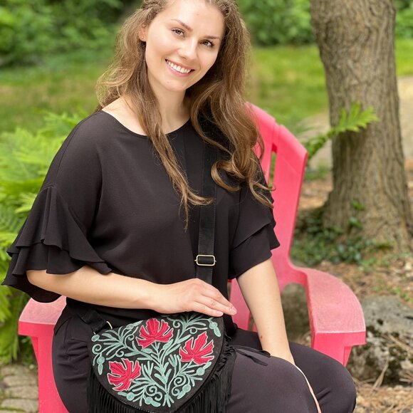 Red and Green Suede Fringed Purse Crossbody Bag - Picture 2 of 6